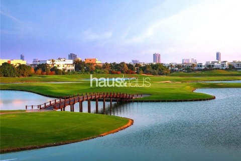 Купить квартиру в Emirates Hills, Дубай: 2 спальни, 107м², № 43462 - фото 11
