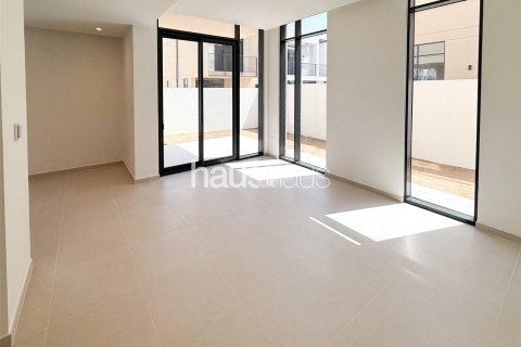 Townhouse in EMAAR South, Dubai South (Dubai World Central), Dubai 4 bedrooms, 223 sq.m. № 43450 - photo 6