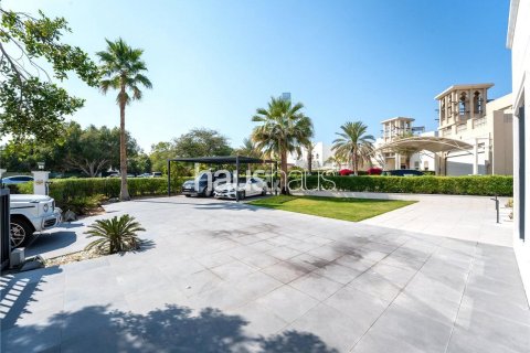Villa en Jumeirah Islands, Dubai, 4 dormitorios, 550 m², № 43320 - foto 27