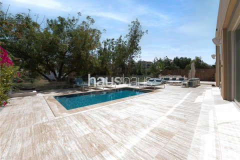 Villa en Jumeirah Islands, Dubai, 4 dormitorios, 576 m², № 43321 - foto 11