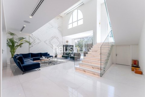 Villa en Jumeirah Islands, Dubai, 4 dormitorios, 576 m², № 43321 - foto 3