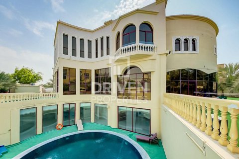 Villa à Sector E, Emirates Hills, Dubai, studio, 1723.72 m², № 128396