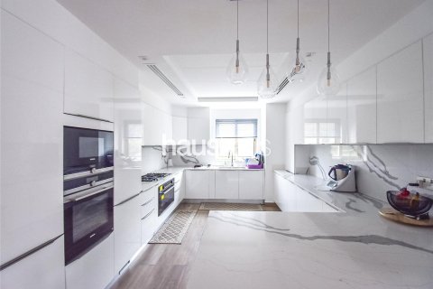 Villa en Jumeirah Islands, Dubai, 4 dormitorios, 511 m², № 43400 - foto 2