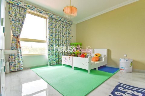 Villa en Jumeirah Islands, Dubai, 4 dormitorios, 511 m², № 43400 - foto 16