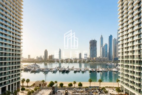 Apartment in EMAAR Beachfront, Dubai Harbour, Dubai 2 bedrooms, 135 sq.m. № 134899 - photo 2