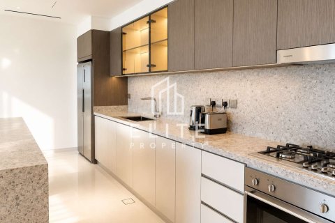 Apartment in EMAAR Beachfront, Dubai Harbour, Dubai 2 bedrooms, 135 sq.m. № 134899 - photo 3
