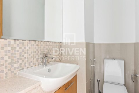 Снять в аренду квартиру в Bellevue Towers, Даунтаун Дубай (Даунтаун Бурдж Дубай), Дубай: 1 спальня, 57.23м², № 128055 - фото 13
