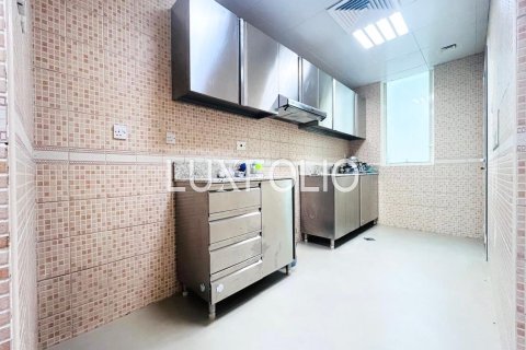 Снять в аренду квартиру в Dubai Sports City, Дубай: 2 спальни, 135м², № 46238 - фото 2