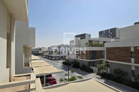 Снять в аренду квартиру в The Pulse, Dubai South (Dubai World Central), Дубай: 3 спальни, 302.4м², № 128329 - фото 12
