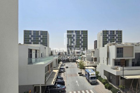 Снять в аренду квартиру в The Pulse, Dubai South (Dubai World Central), Дубай: 3 спальни, 302.4м², № 128329 - фото 17