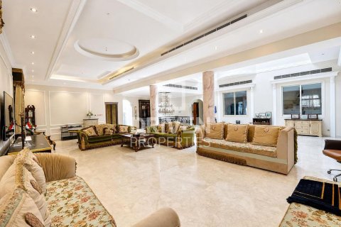 Снять в аренду виллу в Al Barsha South, Аль-Барша, Дубай: 5 спален, 678.19м², № 128340 - фото 4