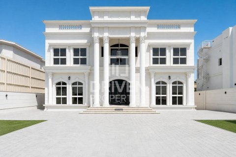 Снять в аренду виллу в Al Barsha South, Аль-Барша, Дубай: 5 спален, 678.19м², № 128340 - фото 2