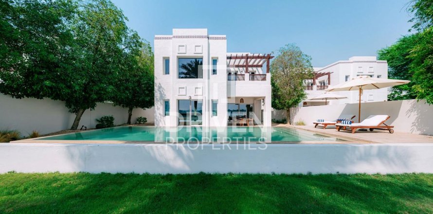 Вилла в Dubai Creek Golf and Yacht Club Residences, Аль-Гархуд, Дубай, 4 спальни, 3461.01м², № 128339