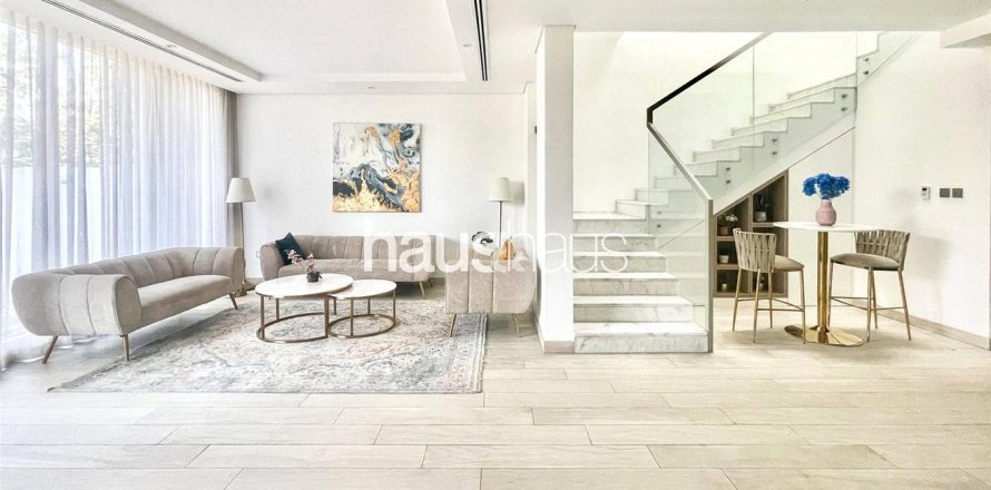 Вилла в Jumeirah Park, Дубай, 4 спальни, 188м², № 44895
