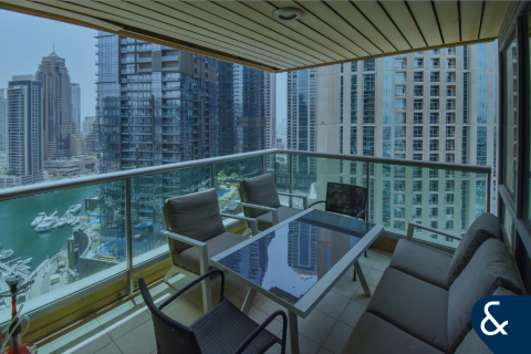 Apartment in Emaar 6 Towers, Dubai Marina, Dubai 3 bedrooms, 218 sq.m. № 75222