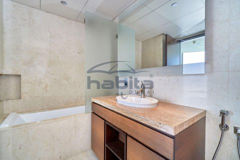 Apartment in Downtown Dubai (Downtown Burj Dubai), Dubai 2 bedrooms, 165.2 sq.m. № 7716 - photo 10