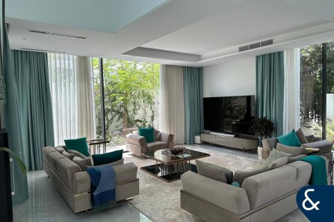 Villa in Al Barari, Dubai 5 bedrooms, 616 sq.m. № 91342 - photo 2