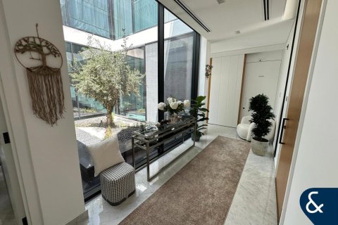 Villa in Al Barari, Dubai 5 bedrooms, 616 sq.m. № 91342 - photo 4