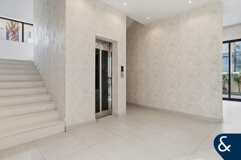 Villa in Jumeirah Village Triangle, Dubai 5 bedrooms, 469 sq.m. № 91335 - photo 8