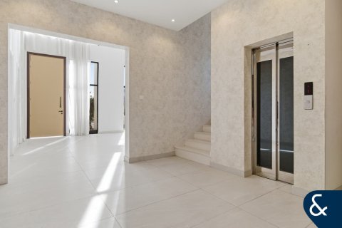 Villa in Jumeirah Village Triangle, Dubai 5 bedrooms, 469 sq.m. № 91335 - photo 14