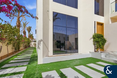 Villa in Jumeirah Village Triangle, Dubai 5 bedrooms, 469 sq.m. № 91335 - photo 27