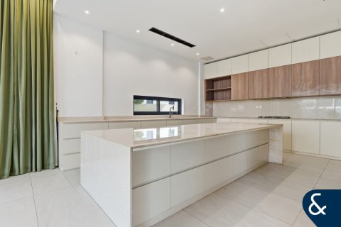Villa in Jumeirah Village Triangle, Dubai 5 bedrooms, 469 sq.m. № 91335 - photo 15