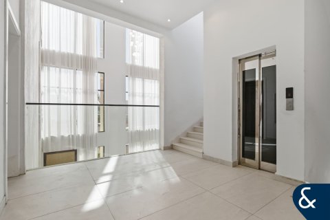 Villa in Jumeirah Village Triangle, Dubai 5 bedrooms, 469 sq.m. № 91335 - photo 2