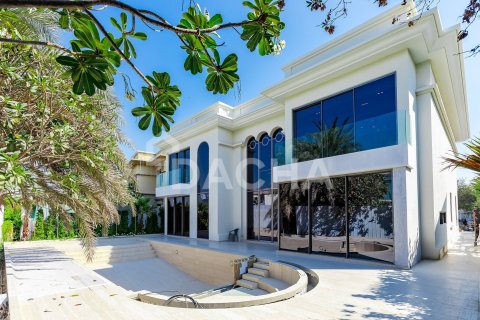 Villa in Jumeirah Islands, Dubai 5 bedrooms, 539 sq.m. № 114858 - photo 25