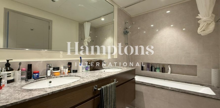 Apartment in Downtown Dubai (Downtown Burj Dubai), Dubai 2 bedrooms, 105.23 sq.m. № 111973