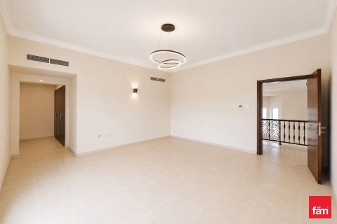 Villa in Jumeirah Islands, Dubai 4 bedrooms, 989.1 sq.m. № 111829 - photo 10
