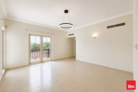 Villa in Jumeirah Islands, Dubai 4 bedrooms, 989.1 sq.m. № 111829 - photo 7
