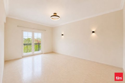 Villa in Jumeirah Islands, Dubai 4 bedrooms, 989.1 sq.m. № 111829 - photo 8