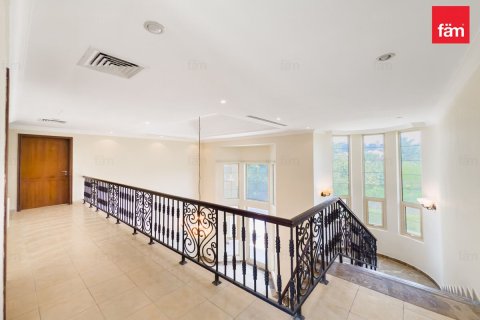 Villa in Jumeirah Islands, Dubai 4 bedrooms, 989.1 sq.m. № 111829 - photo 12