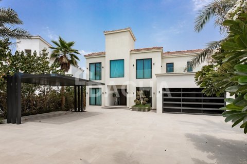 Villa en Jumeirah Islands, Dubai, 5 dormitorios, 571 m², № 135295