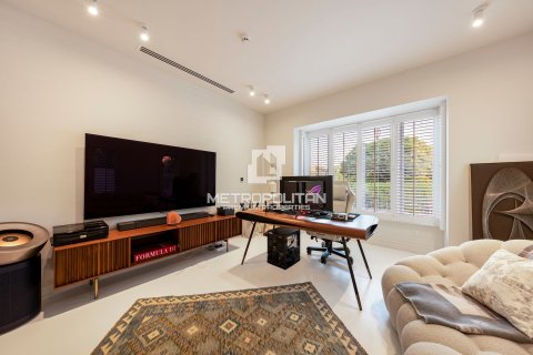 Villa in Fire, Jumeirah Golf Estates, Dubai 5 bedrooms, 881 sq.m. № 73581 - photo 2