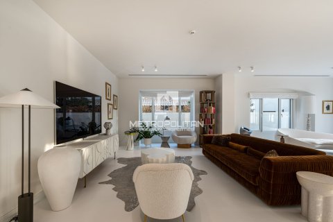 Villa in Fire, Jumeirah Golf Estates, Dubai 5 bedrooms, 881 sq.m. № 73581 - photo 3