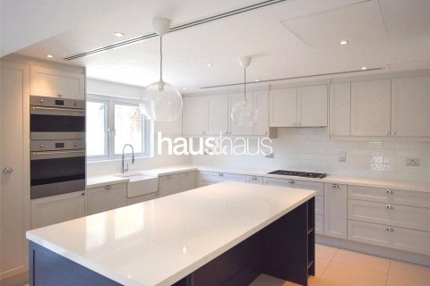 Villa en Meadows, Dubai, 4 dormitorios, 390 m², № 44744 - foto 2