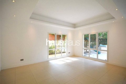 Villa en Meadows, Dubai, 4 dormitorios, 390 m², № 44744 - foto 5
