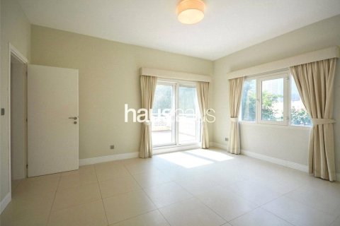 Villa en Meadows, Dubai, 4 dormitorios, 390 m², № 44744 - foto 6