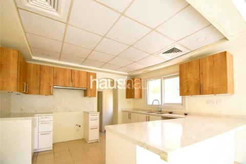 Вилла в Meadows, Дубай, 5 спален, 418м², № 44746