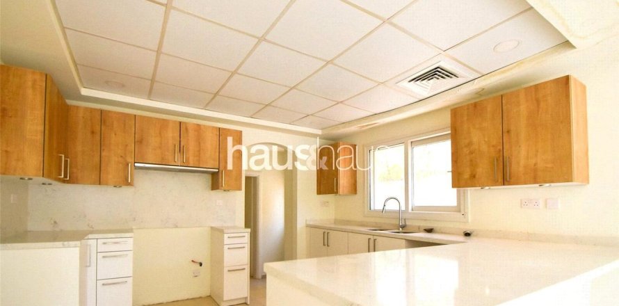Villa à Meadows, Dubai, 5 chambres, 418 m², № 44746