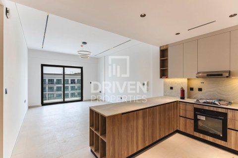 Квартира в Дубай Студио-Сити, Дубай, 2 спальни, 106.1м², № 140644