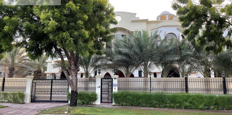 Вилла в Sector E, Emirates Hills, Дубай, 7 спален, 1723.7м², № 9053