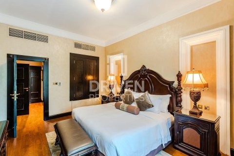 Снять в аренду виллу в The Crescent, Пальма Джумейра, Дубай: 4 спальни, 368.55м², № 128813 - фото 12