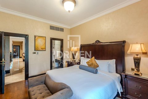 Снять в аренду виллу в The Crescent, Пальма Джумейра, Дубай: 4 спальни, 368.55м², № 128813 - фото 8