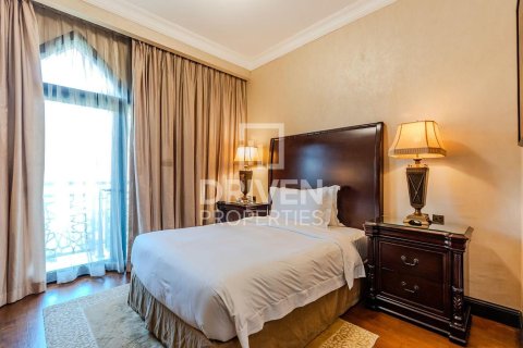 Снять в аренду виллу в The Crescent, Пальма Джумейра, Дубай: 4 спальни, 368.55м², № 128813 - фото 9