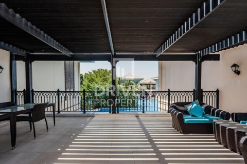 Снять в аренду виллу в The Crescent, Пальма Джумейра, Дубай: 4 спальни, 368.55м², № 128813 - фото 22