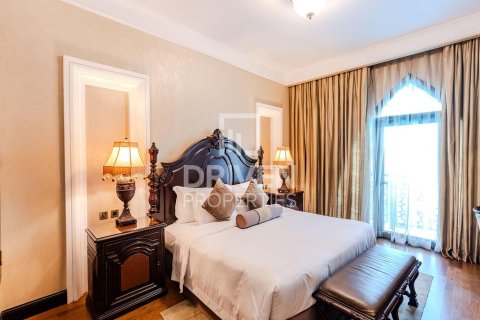 Снять в аренду виллу в The Crescent, Пальма Джумейра, Дубай: 4 спальни, 368.55м², № 128813 - фото 11