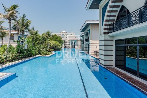 Снять в аренду виллу в The Crescent, Пальма Джумейра, Дубай: 4 спальни, 368.55м², № 128813 - фото 27