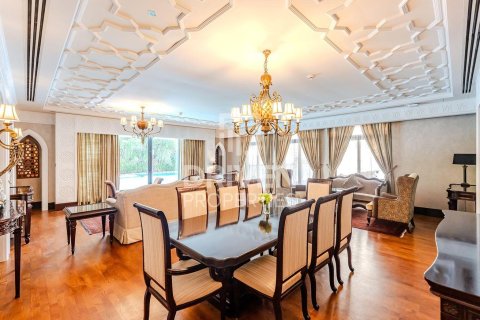 Снять в аренду виллу в The Crescent, Пальма Джумейра, Дубай: 4 спальни, 368.55м², № 128813 - фото 2